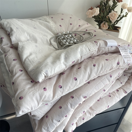 奈萝家纺 奈萝2025新款全棉13372法式花边纯棉夏被春秋被 粉色草莓
