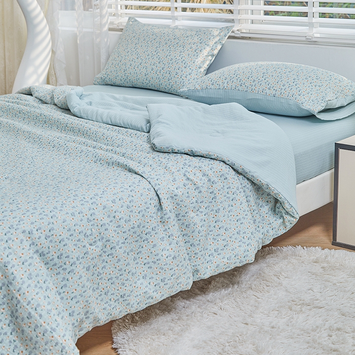 91家纺网 家纺一手货源 找家纺 迪乐妮 2025新款彩竺棉夏被四件套 奶蓝泡芙