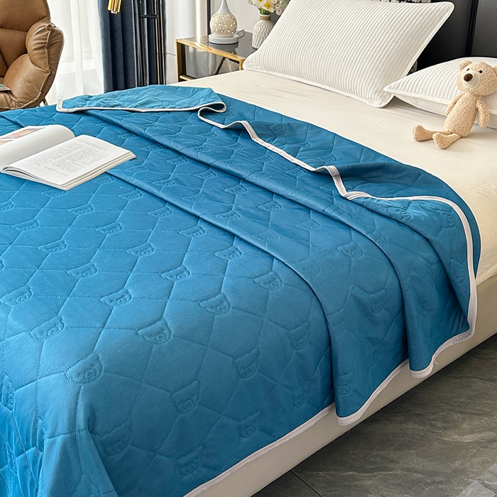 91家纺网 家纺一手货源 找家纺 爱洛家纺 2025新款A类凉感丝夏被被子被芯 梦幻蓝