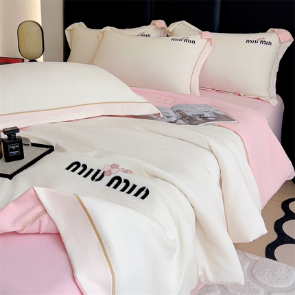 91家纺网 家纺一手货源 找家纺 （总）灰鲸 2025新款轻奢miumin刺绣水洗棉夏被四件套系列