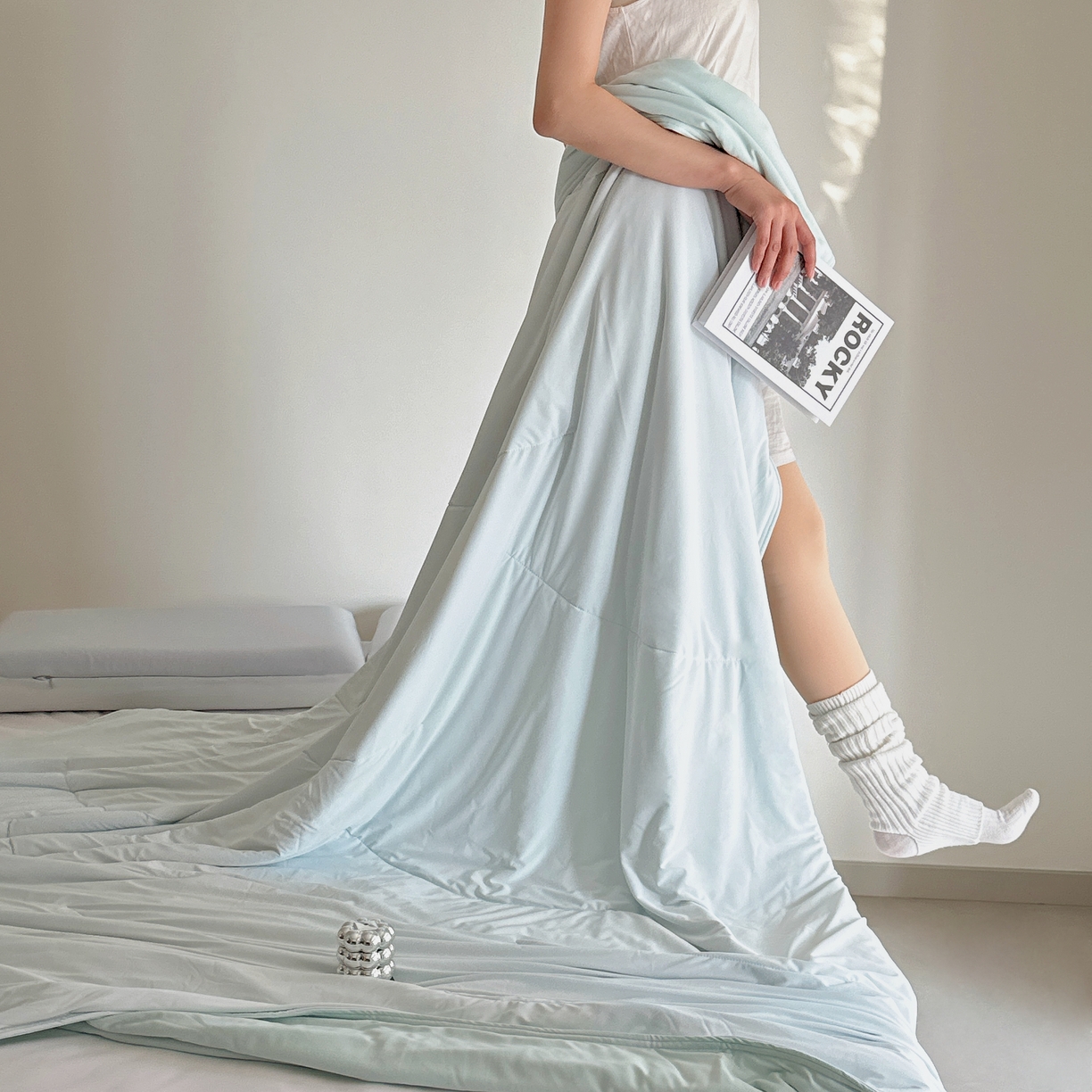 91家纺网 家纺一手货源 找家纺 兜米家居 2025新品某朵同款深睡双感夏被空调被 冰清