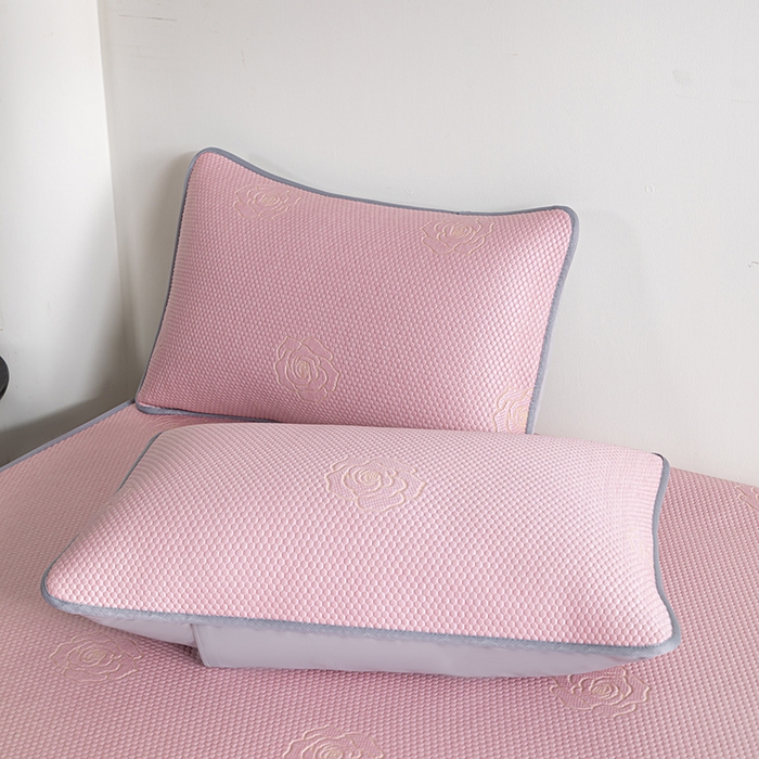 91家纺网 家纺一手货源 找家纺 2025新款山茶花系列冰豆豆凉席 山茶花床笠款-粉