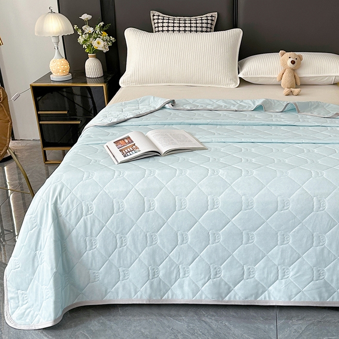 91家纺网 家纺一手货源 找家纺 爱洛家纺 2025新款A类凉感丝夏被被子被芯 浅天蓝