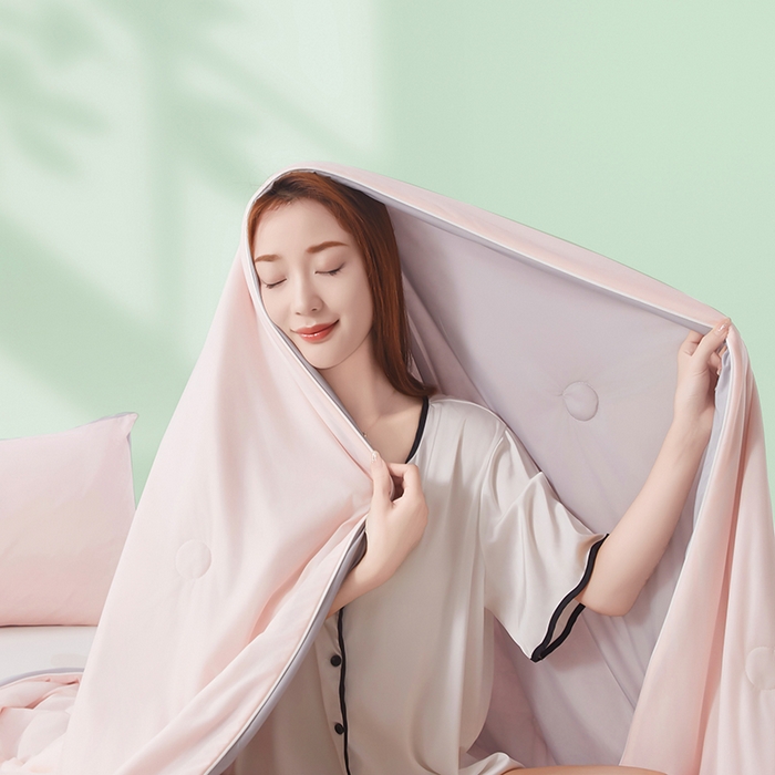 91家纺网 家纺一手货源 找家纺 迪乐妮 2025新款云母凉感夏凉被 奶茶粉