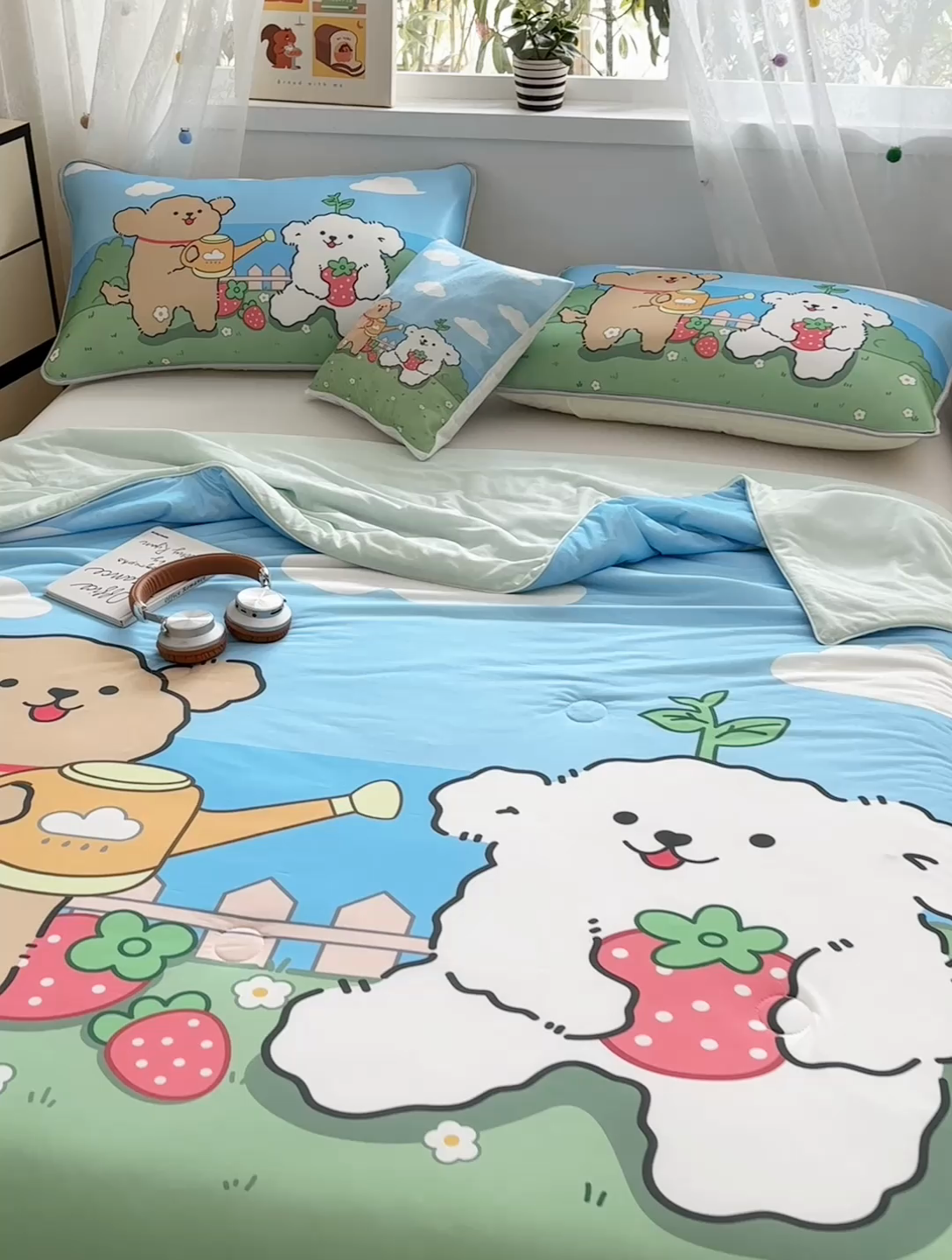 91家纺网 家纺一手货源 找家纺 ds生活馆 2025新款A类大版卡通凉感丝夏被 草莓小狗