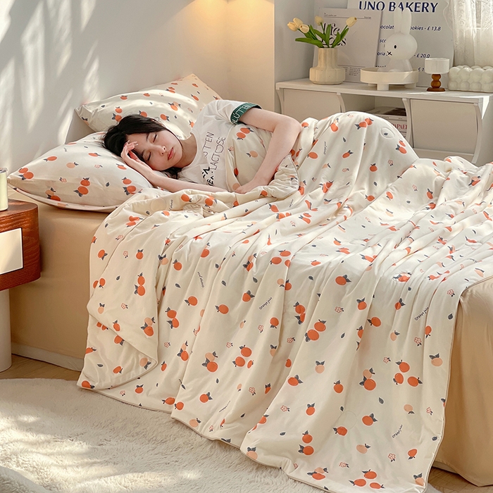 91家纺网 家纺一手货源 找家纺 简爱 2025新款A类针织棉大豆纤维夏被 橙心如意