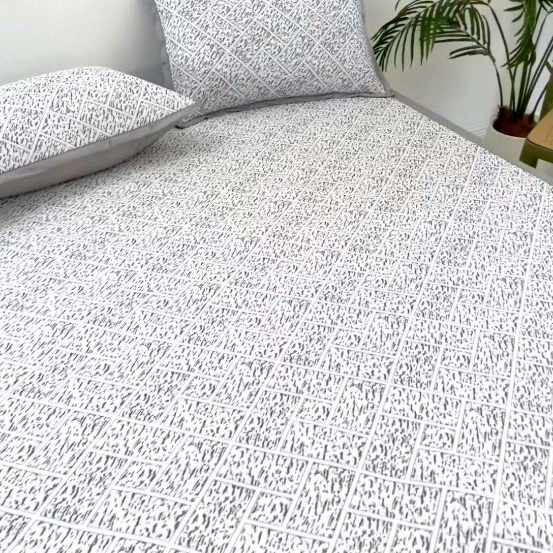 91家纺网 家纺一手货源 找家纺 鑫姿席业 2025新款A类凉感冰豆豆席 雅致床席款-冰深蓝