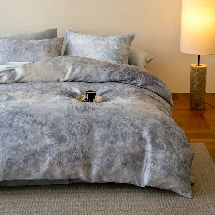 91家纺网 家纺一手货源 找家纺 沐晴家纺 2025春夏新款纯色数码印花60兰精天丝四件套 望川-蓝