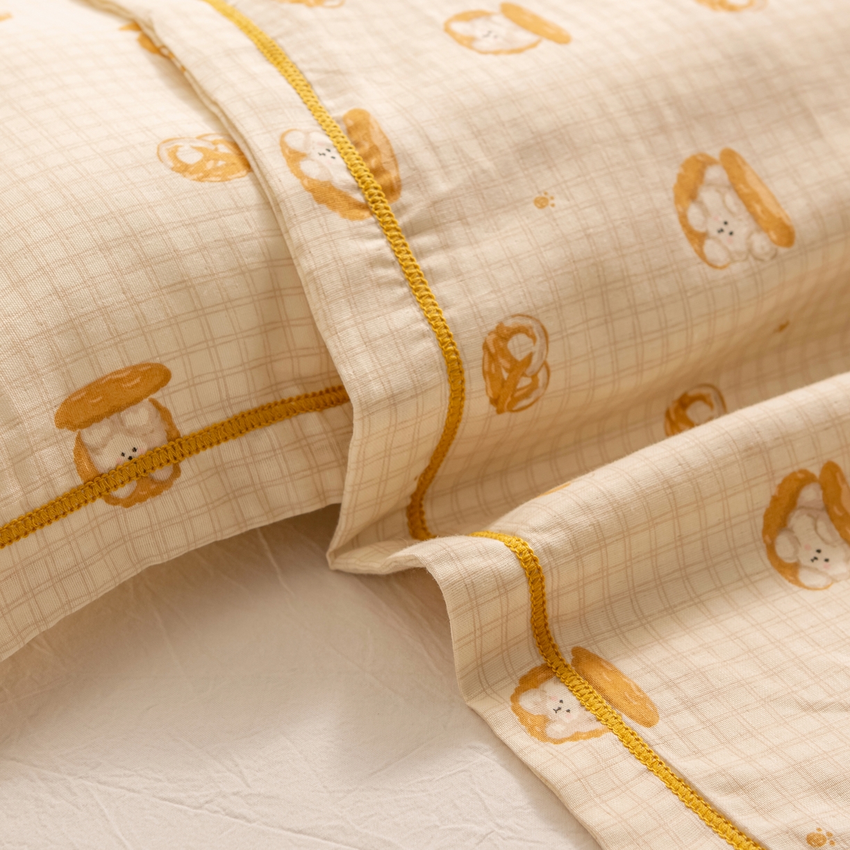 91家纺网 家纺一手货源 找家纺 萌番宝 2025新款A类全棉纯棉水洗双层纱卡通儿童单枕套信封枕单枕套 枕套单件 夹心小熊