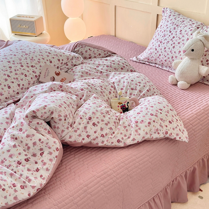 91家纺网 家纺一手货源 找家纺 人人爱 2025新款有氧针织棉双层纱床盖款四件套 花语粉