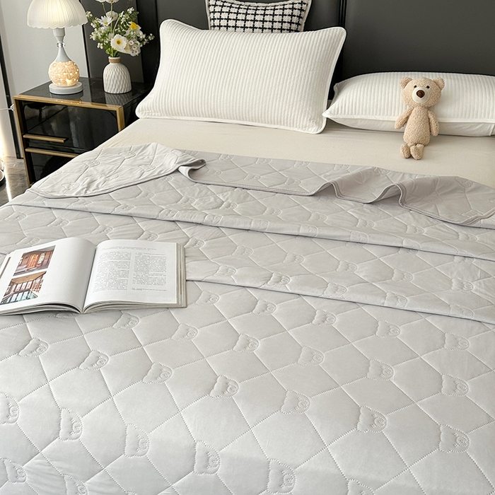 91家纺网 家纺一手货源 找家纺 爱洛家纺 2025新款A类凉感丝夏被被子被芯 浅灰