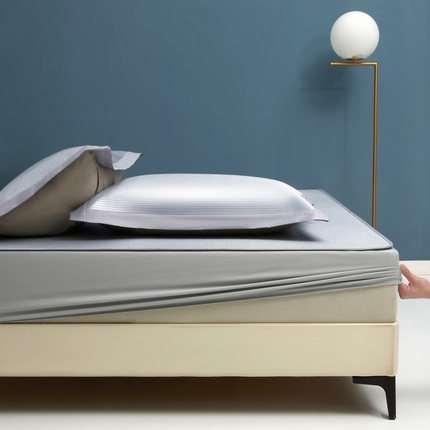 91家纺网 家纺一手货源 找家纺 迪乐妮 2025新款母婴级抗菌床笠款冰丝席 灰 床笠款