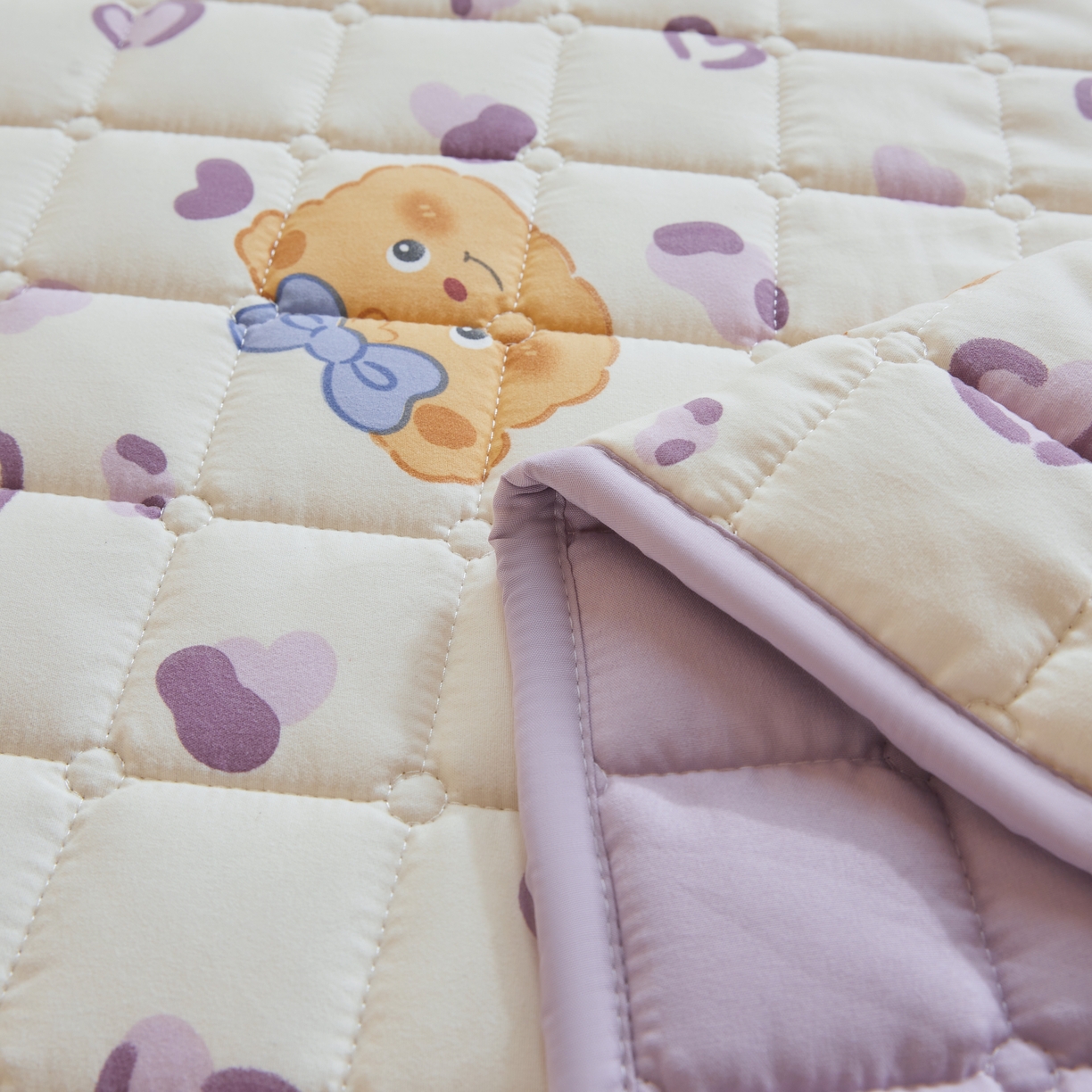 91家纺网 家纺一手货源 找家纺 魅图家纺 2025新款A类云朵棉抗菌棉花床护垫 爱心熊