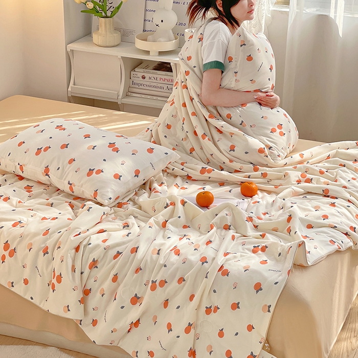 91家纺网 家纺一手货源 找家纺 简爱 2025新款A类针织棉大豆纤维夏被 橙心如意