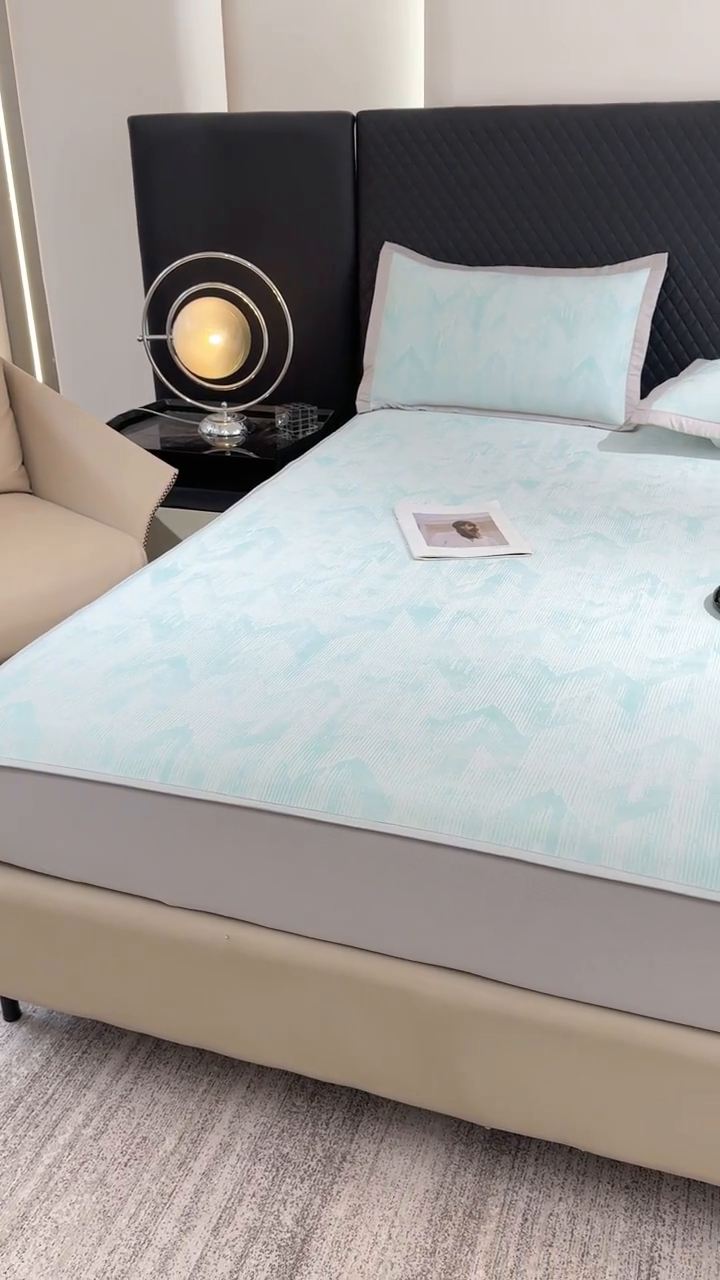 91家纺网 家纺一手货源 找家纺 小萌虎 小萌虎 2025新款PE高分子乙纶提花凉感凉席床席款床笠款 山溪-蓝（床笠款）