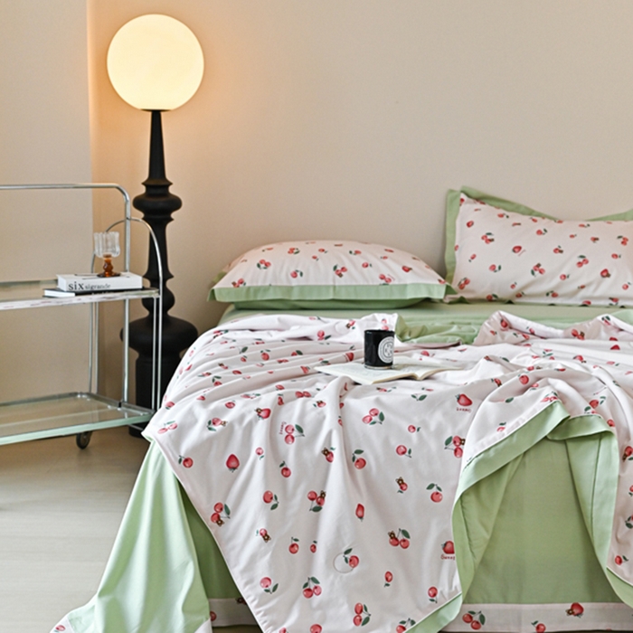 91家纺网 家纺一手货源 找家纺 佳居缘 2025新款天丝棉大豆印花夏被四件套 甜心