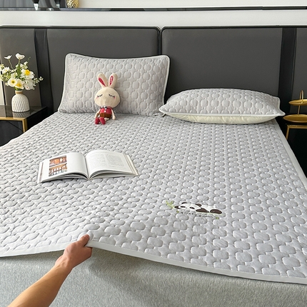 爱洛家纺 2025新款凉感丝羽丝棉床垫 熊猫-浅灰