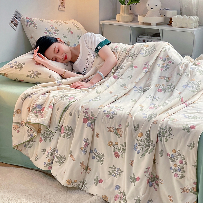 91家纺网 家纺一手货源 找家纺 简爱 2025新款A类针织棉大豆纤维夏被 秘密花园