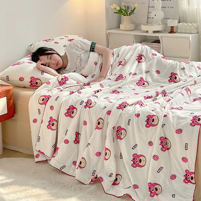 91家纺网 家纺一手货源 找家纺 简爱 2025新款A类针织棉大豆纤维夏被 可爱熊