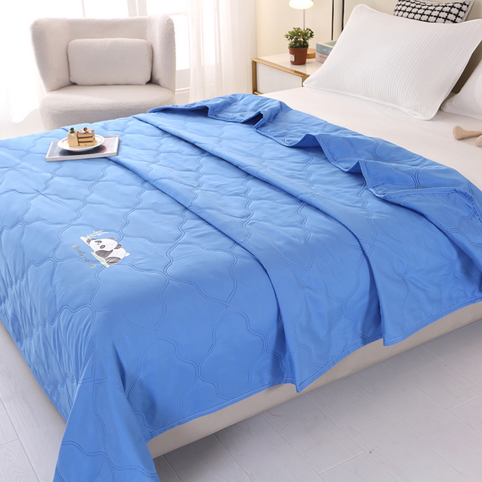 91家纺网 家纺一手货源 找家纺 爱洛家纺 2025新款熊猫超声波夏凉被被子被芯 熊猫蓝-夏被