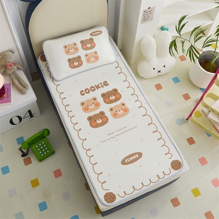 91家纺网 家纺一手货源 找家纺 欣品希家纺 2025新款A类冰豆豆数码印花儿童凉席 饼干熊