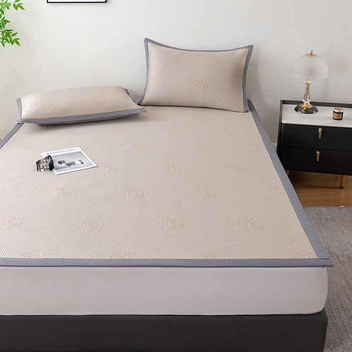 91家纺网 家纺一手货源 找家纺 2025新款山茶花系列冰豆豆凉席 山茶花床席款 卡其