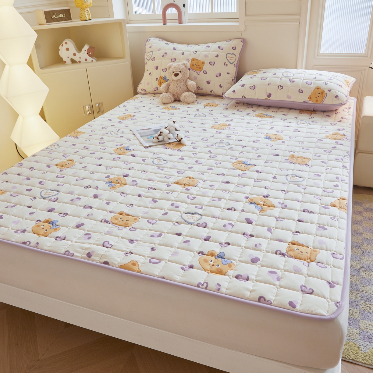 91家纺网 家纺一手货源 找家纺 魅图家纺 2025新款A类云朵棉抗菌棉花床护垫 爱心熊