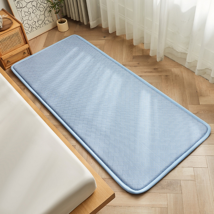 91家纺网 家纺一手货源 找家纺 迪乐妮 2025新款抑菌冰丝地垫床垫爬爬垫-小床图 抑菌冰丝垫饼干花-蓝