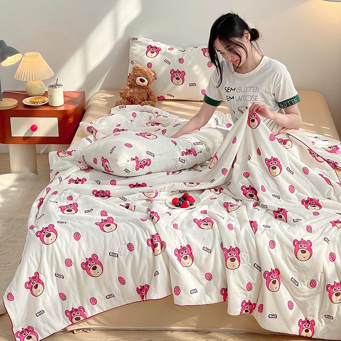 91家纺网 家纺一手货源 找家纺 简爱 2025新款A类针织棉大豆纤维夏被 可爱熊