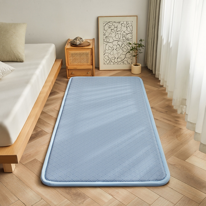 91家纺网 家纺一手货源 找家纺 迪乐妮 2025新款抑菌冰丝地垫床垫爬爬垫-小床图 抑菌冰丝垫饼干花-蓝