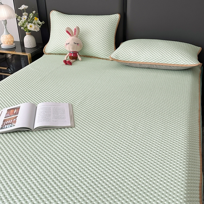 91家纺网 家纺一手货源 找家纺 爱洛家纺 2025新款凉感丝豆豆四件套床裙席 水绿~豆豆