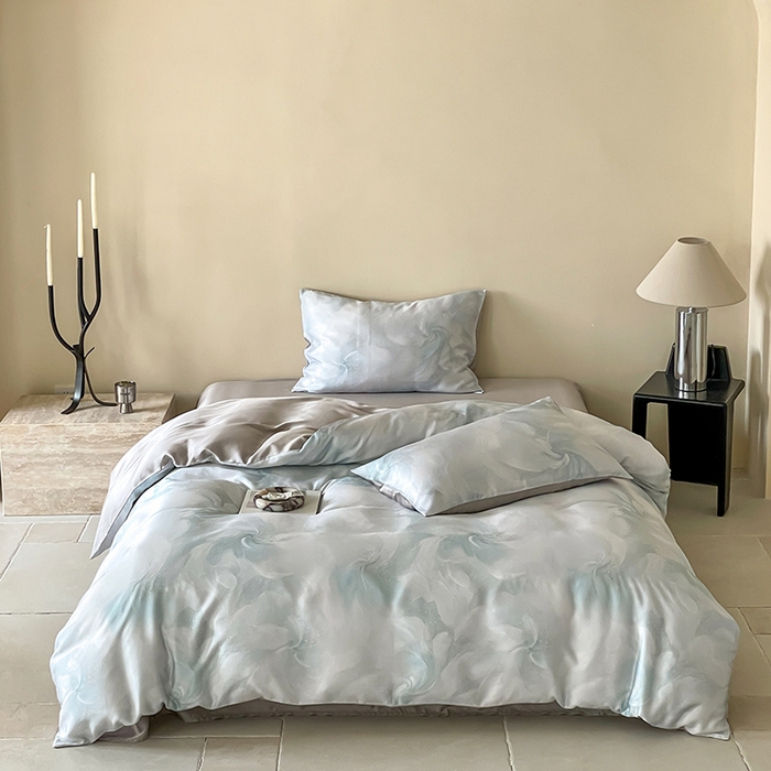 91家纺网 家纺一手货源 找家纺 沐晴家纺 2025春夏新款纯色数码印花60兰精天丝四件套 莫斯-蓝