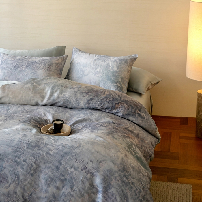 91家纺网 家纺一手货源 找家纺 沐晴家纺 2025春夏新款纯色数码印花60兰精天丝四件套 望川-蓝