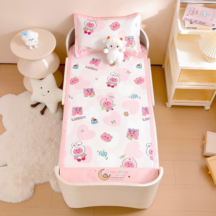 91家纺网 家纺一手货源 找家纺 宝贝优选 2025新款宝贝优选儿童7A抗菌高密绣花冰丝席 粉粉小熊