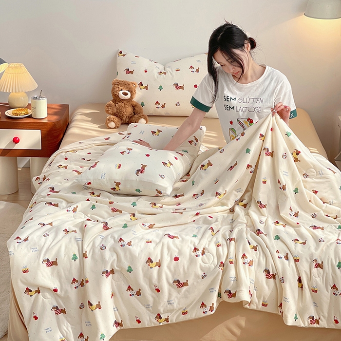 91家纺网 家纺一手货源 找家纺 简爱 2025新款A类针织棉大豆纤维夏被 腊肠狗