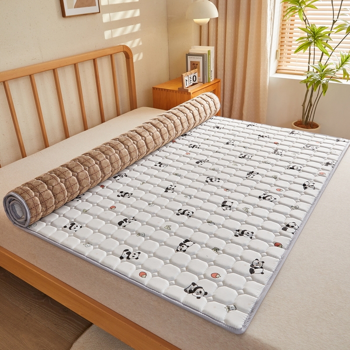 91家纺网 家纺一手货源 找家纺 迪乐妮 2025新款双面可用抑菌冰丝床褥爬爬垫-大床图 熊猫