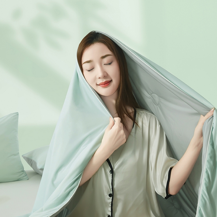 91家纺网 家纺一手货源 找家纺 迪乐妮 2025新款云母凉感夏凉被 丹青绿