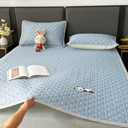 爱洛家纺 2025新款凉感丝羽丝棉床垫 熊猫-蓝