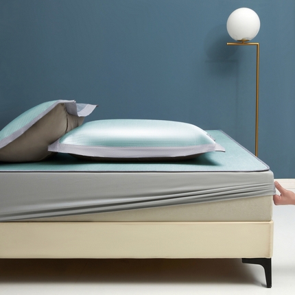 91家纺网 家纺一手货源 找家纺 席佬大 2025新款母婴级A类5A级抗菌冰丝席凉席 绿 床笠款