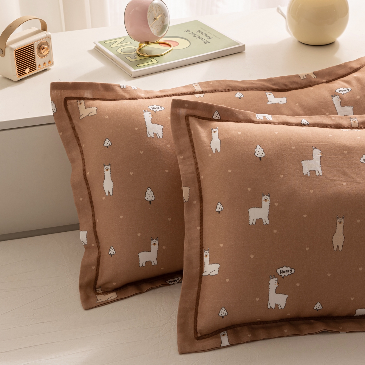 91家纺网 家纺一手货源 找家纺 萌番宝 2025新款A类全棉纯棉水洗双层纱卡通儿童单枕套信封枕单枕套 枕套单件 羊驼咖