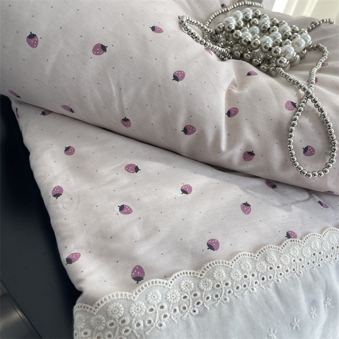 91家纺网 家纺一手货源 找家纺 奈萝家纺 奈萝2025新款全棉13372法式花边纯棉夏被春秋被 粉色草莓