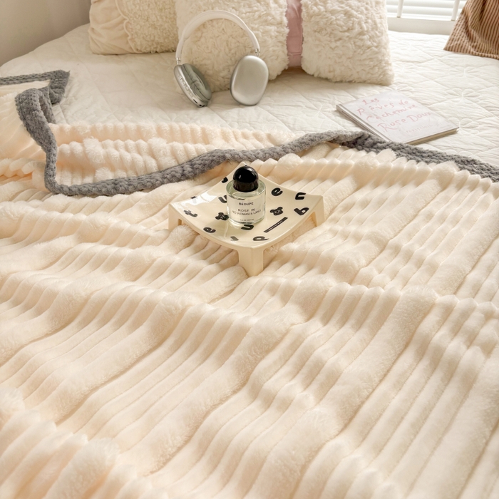 91家纺网 家纺一手货源 找家纺 （总）潮邦创意家居2025新款云朵绒灰边舒绵云朵毯