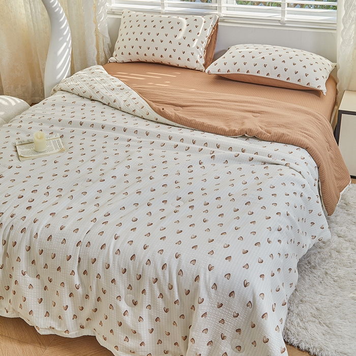 91家纺网 家纺一手货源 找家纺 迪乐妮 2025新款彩竺棉夏被四件套 甜心奶茶