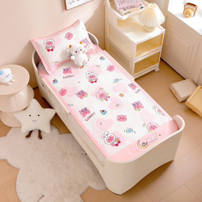 91家纺网 家纺一手货源 找家纺 宝贝优选 2025新款宝贝优选儿童7A抗菌高密绣花冰丝席 粉粉小熊