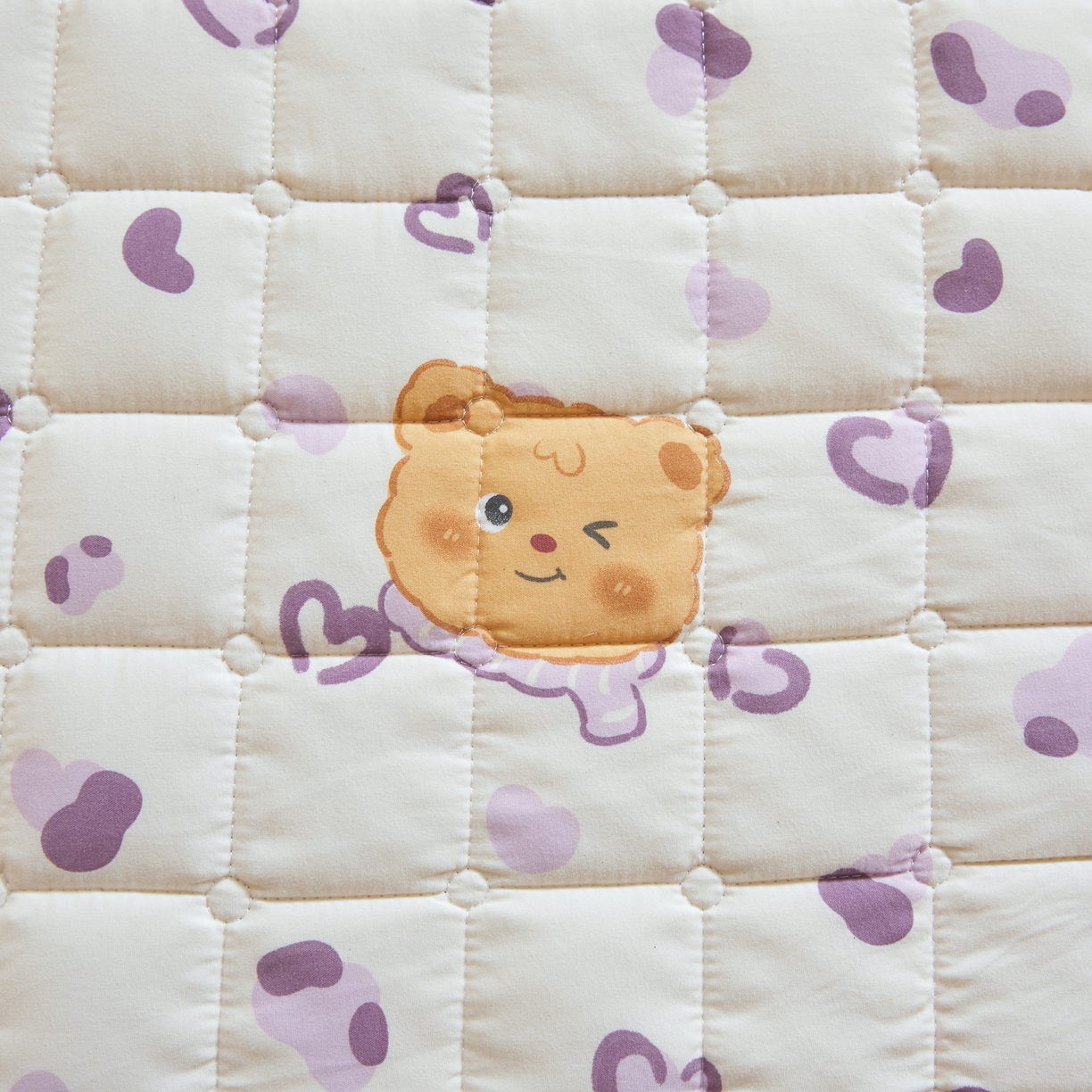 91家纺网 家纺一手货源 找家纺 魅图家纺 2025新款A类云朵棉抗菌棉花床护垫 爱心熊