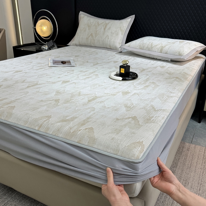 91家纺网 家纺一手货源 找家纺 999家纺 2025新款高端轻奢PE中分子凉感大提花凉席软席 山溪-咖（床笠款）