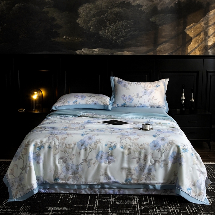 91家纺网 家纺一手货源 找家纺 佳居缘 2025新款天丝数码印花夏被四件套 悠蓝挽夏