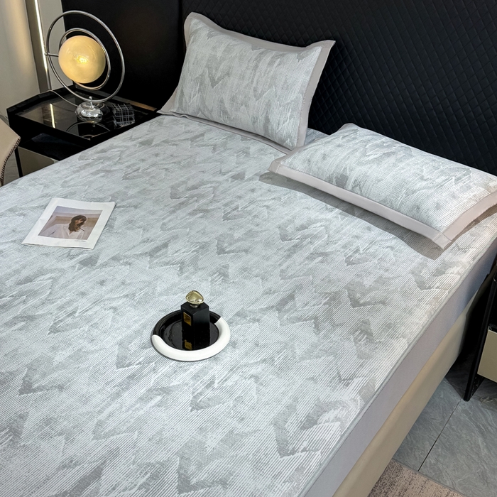 91家纺网 家纺一手货源 找家纺 小萌虎 小萌虎 2025新款PE高分子乙纶提花凉感凉席床席款床笠款 山溪-灰（床笠款）