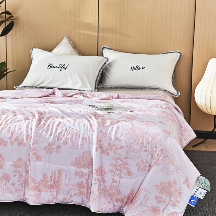 91家纺网 家纺一手货源 找家纺 佳居缘 2025新款A类冰氨双面数码印花凉感夏被 繁花-粉