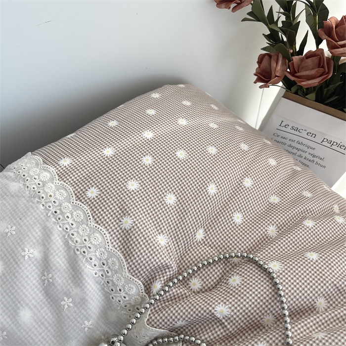 91家纺网 家纺一手货源 找家纺 奈萝家纺 奈萝2025新款全棉13372法式花边纯棉夏被春秋被 格子雏菊